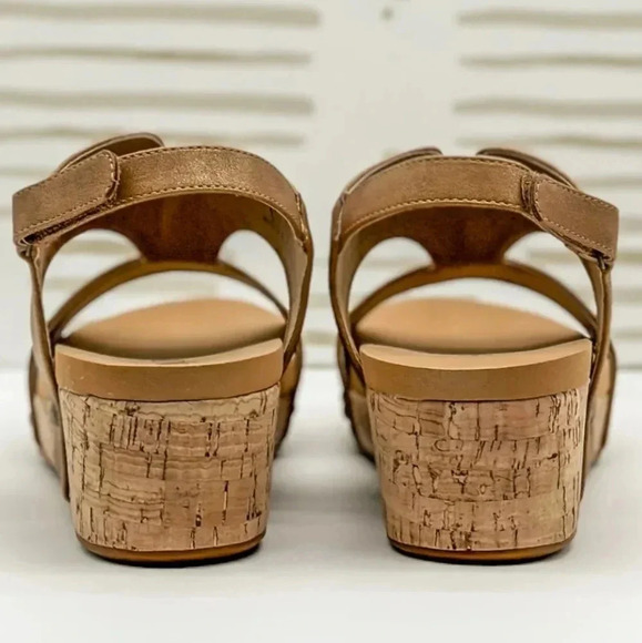 New! Corkys Refreshing Wedge Sandals Brown - Picture 4 of 6